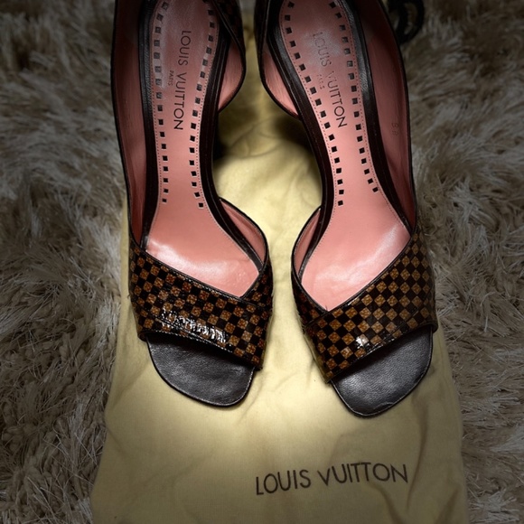 LV Damier patent Leather pumps - Picture 13 of 16